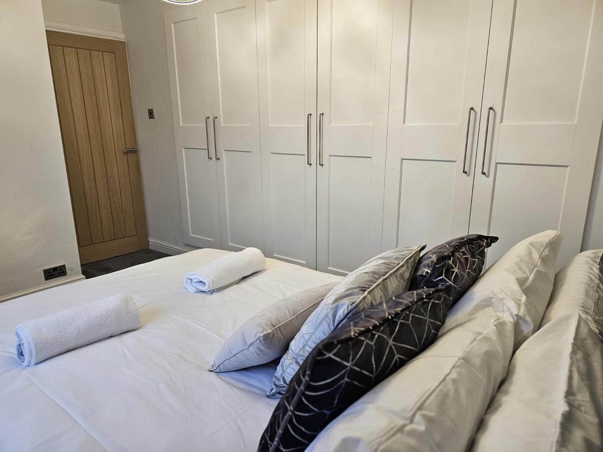 Modern 3 Bedroom Property With Free Driveway Parking By Shire Stays Shrewsbury Eksteriør bilde