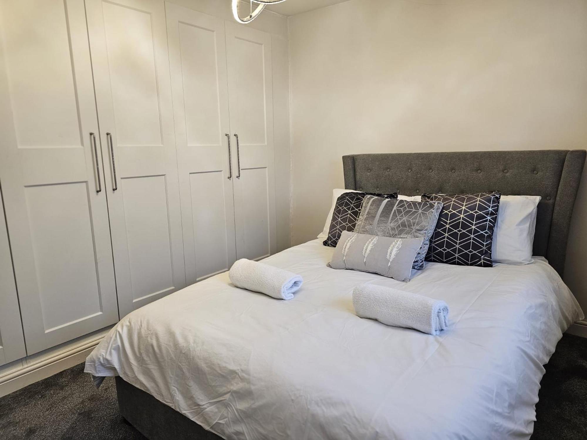 Modern 3 Bedroom Property With Free Driveway Parking By Shire Stays Shrewsbury Eksteriør bilde